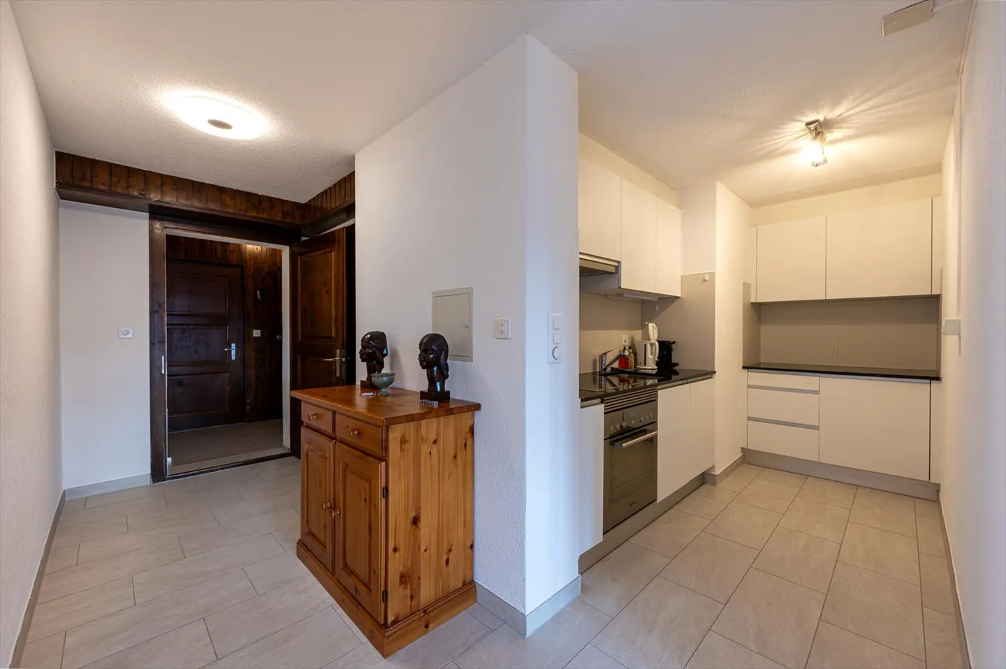 2.5 Room Apartment - Photo 3 of 9