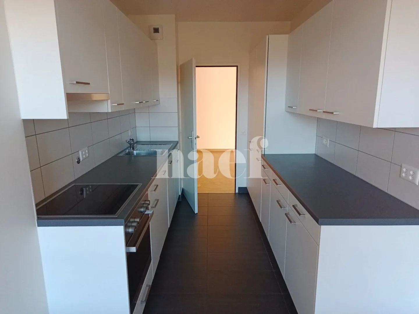 Appartement 6 pièces - Photo 3 sur 12