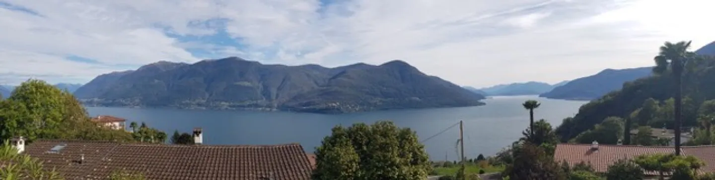 Rustic house/stable with garden and 2 additional rooms with beautiful lake view - Photo 3 of 4