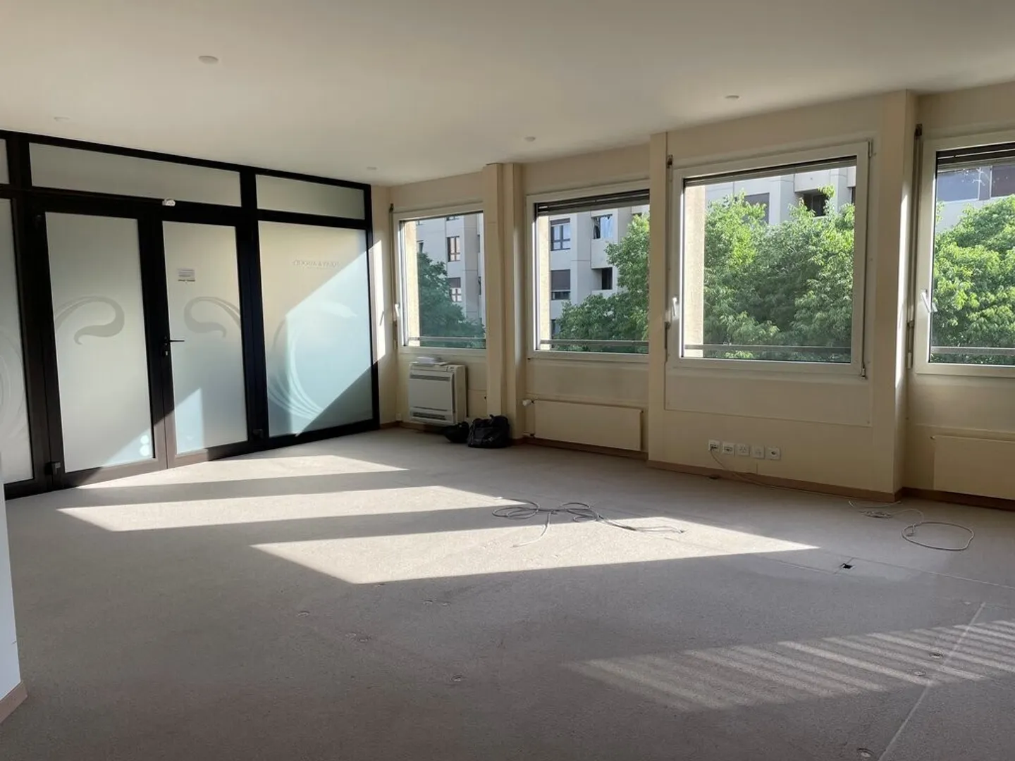 Bureau à louer (207m2) idéalement situé à Carouge - Photo 7 sur 7