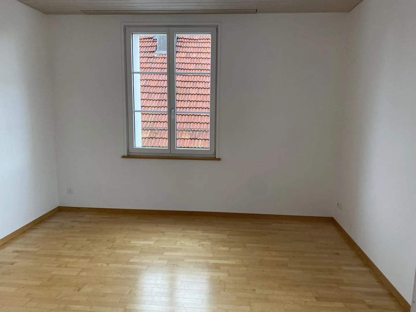 Appartamento spazioso e luminoso di 4 1/2 stanze - Foto 15 di 27