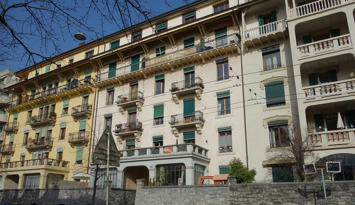 Parking located in the building's inner courtyard (for small cars). - Photo 1 of 5