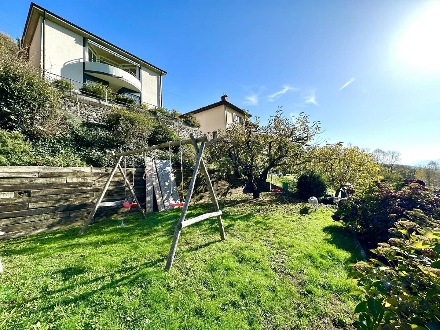 Charming Family Home with Garden - Photo 2 of 12