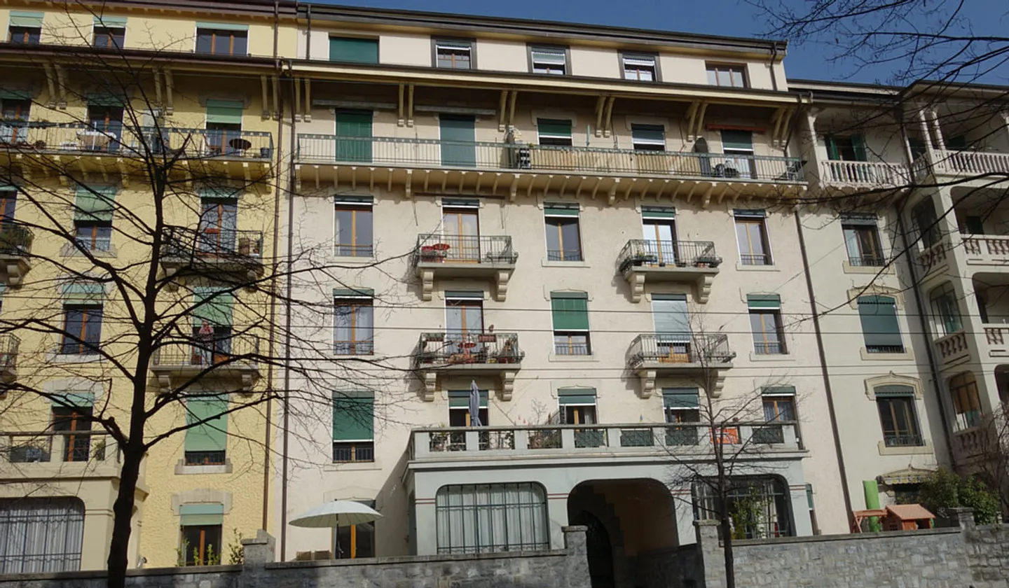 Parking located in the building's inner courtyard (for small cars). - Photo 2 of 5