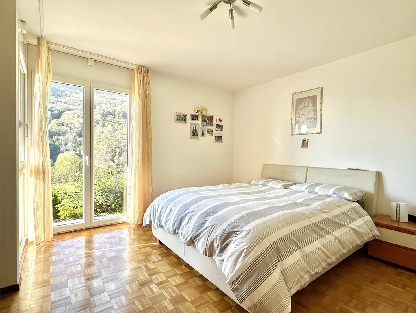 Charming Family Home with Garden - Photo 7 of 12