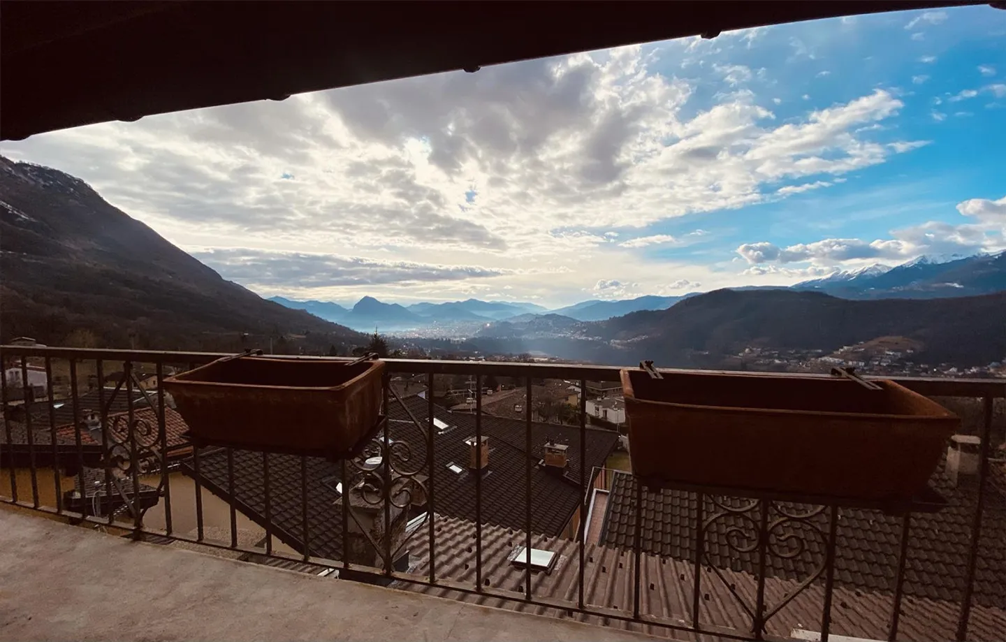 CASA D'EPOCA NEL NUCLEO CON MERAVIGLIOSA VISTA PANORAMICA - Foto 1 di 8