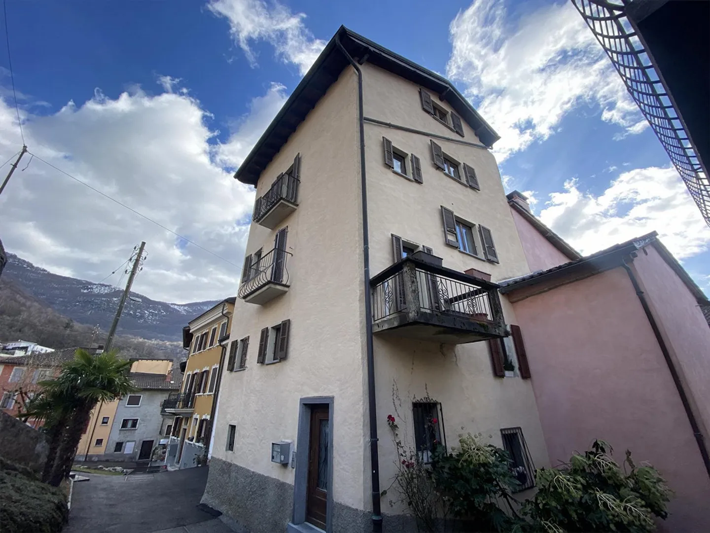 CASA D'EPOCA NEL NUCLEO CON MERAVIGLIOSA VISTA PANORAMICA - Foto 3 di 8