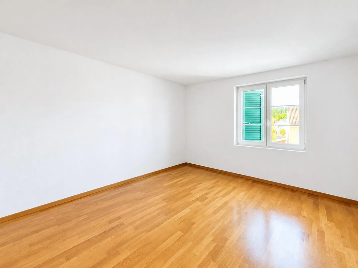 Appartement spacieux et moderne de 4,5 pièces - Photo 4 sur 7
