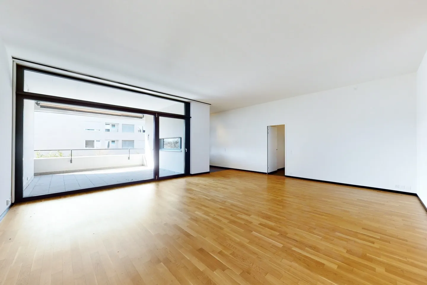 Modernes Apartment mit atemberaubendem Blick - Foto 2 von 9