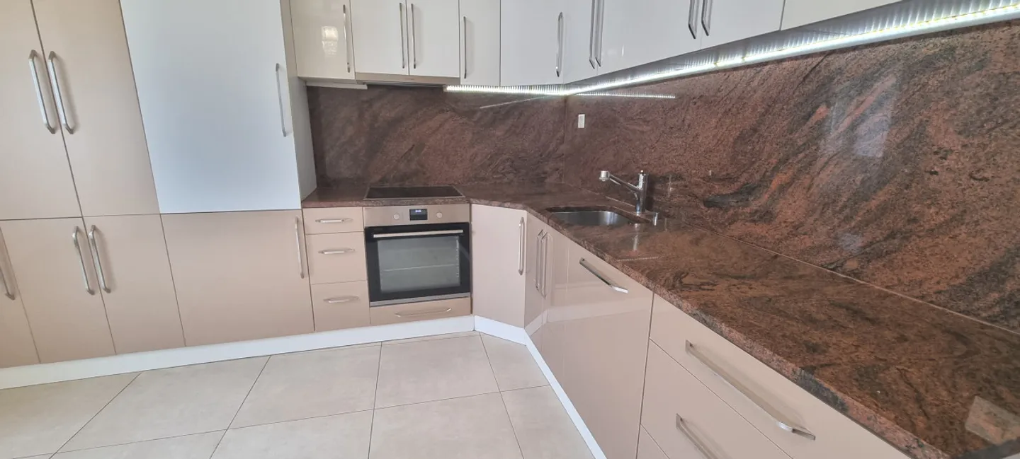 Elegante villa con un appartamento indipendente di 2 stanze - Foto 18 di 28