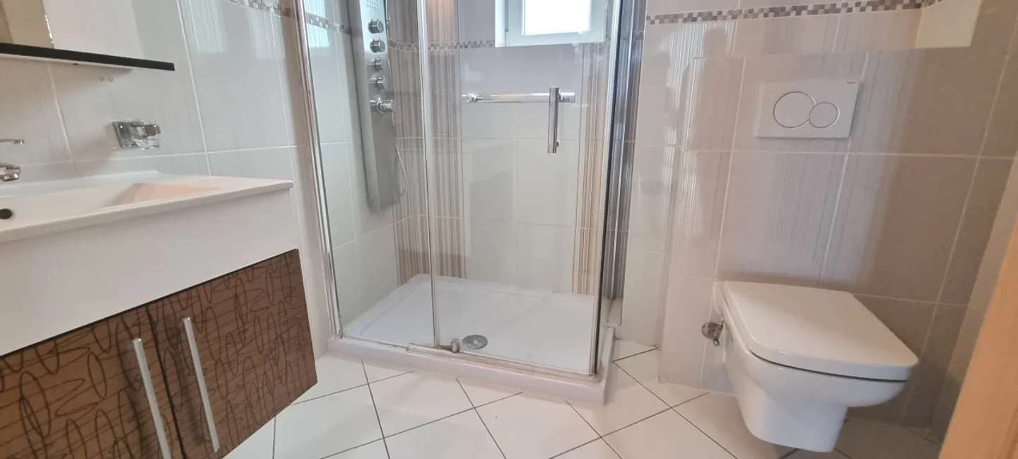 Elegante villa con un appartamento indipendente di 2 stanze - Foto 6 di 28