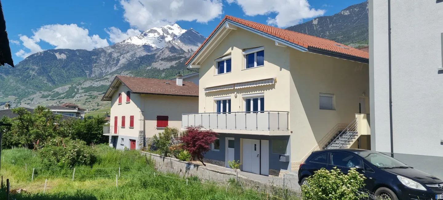 Elegante villa con un appartamento indipendente di 2 stanze - Foto 26 di 28