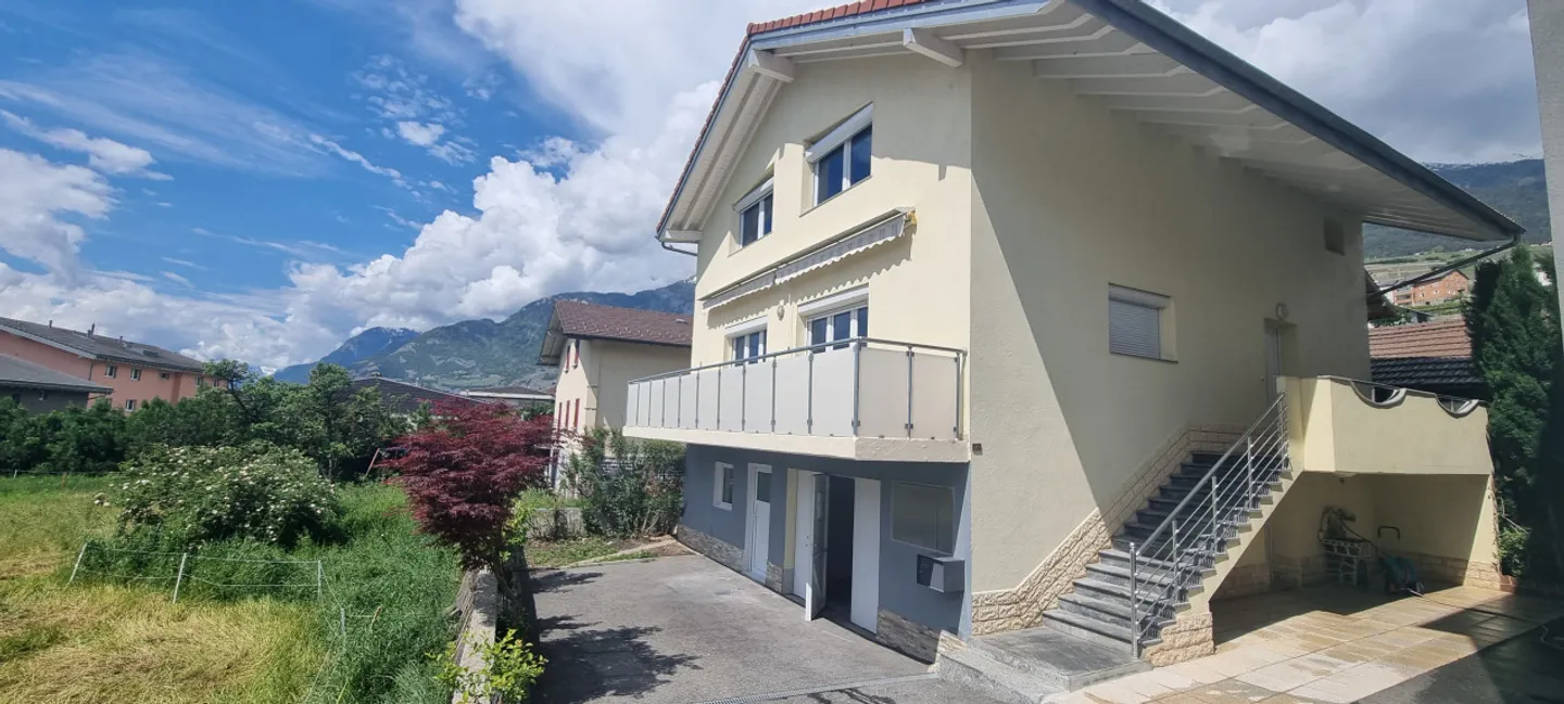 Elegante villa con un appartamento indipendente di 2 stanze - Foto 27 di 28