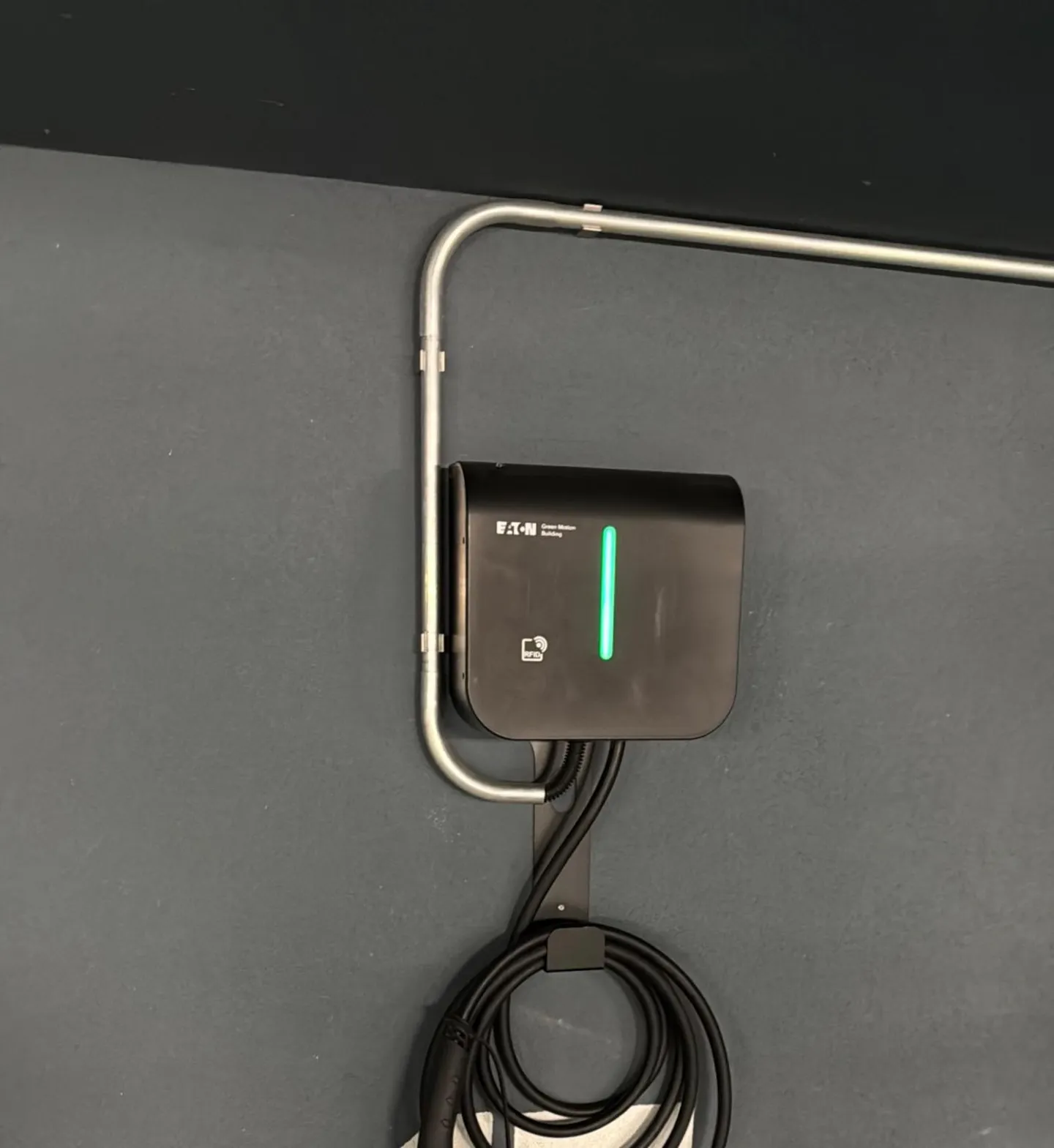 Parking Intérieur avec Chargeur EV - Photo 3 sur 3