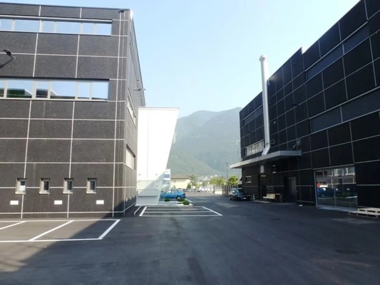 GERÄUMIGER GEWERBERAUM - Foto 2 von 6