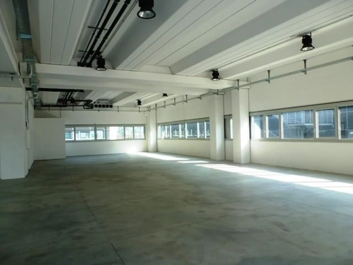 GERÄUMIGER GEWERBERAUM - Foto 5 von 6