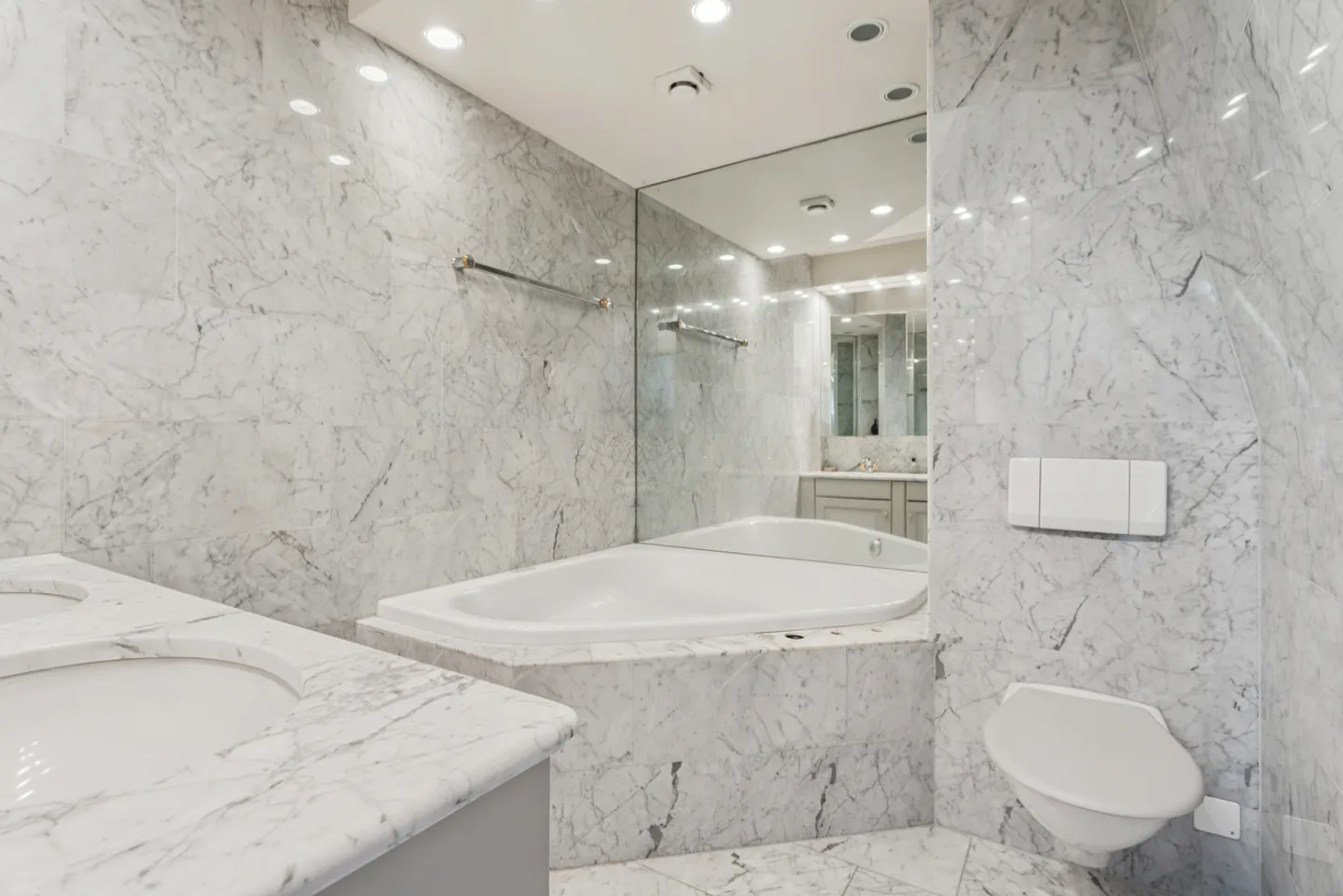 Splendid exceptional duplex just steps from the shores of Lake Murten - Photo 10 of 20