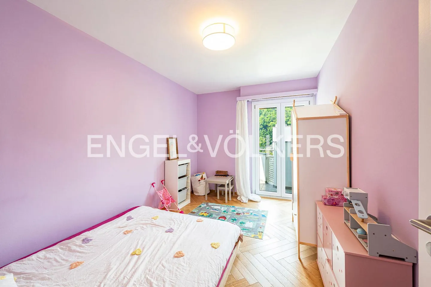 Modern Elegance in Paradiso - Photo 9 of 11