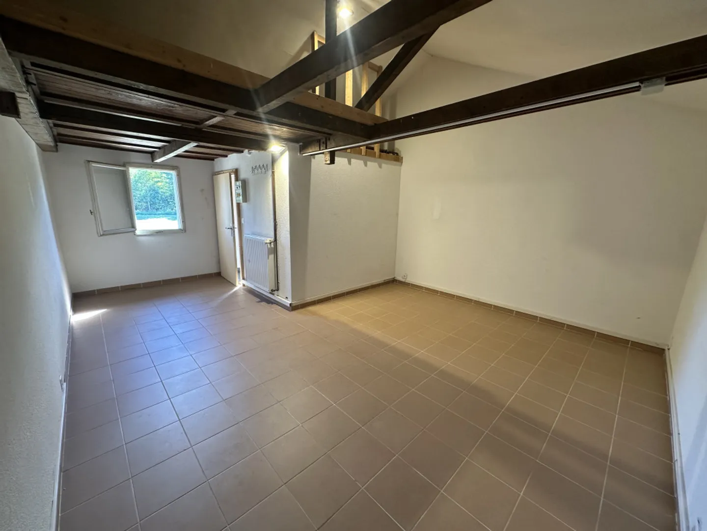 FOR RENT COMMERCIAL SPACE (MUSIC) / ARTISANAL FOR INDIVIDUAL OR COMPANY - Photo 3 of 4