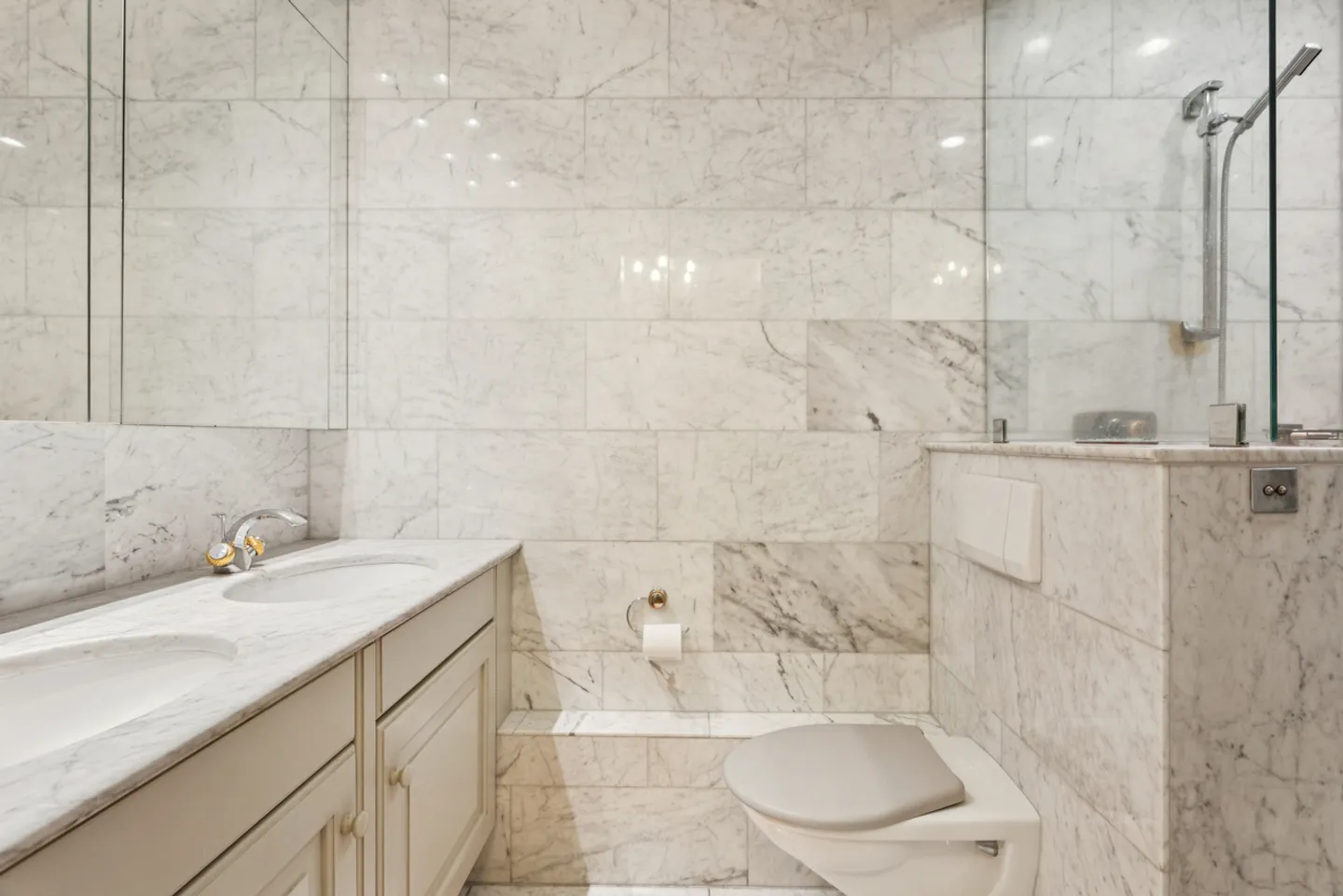 Splendid exceptional duplex just steps from the shores of Lake Murten - Photo 8 of 20