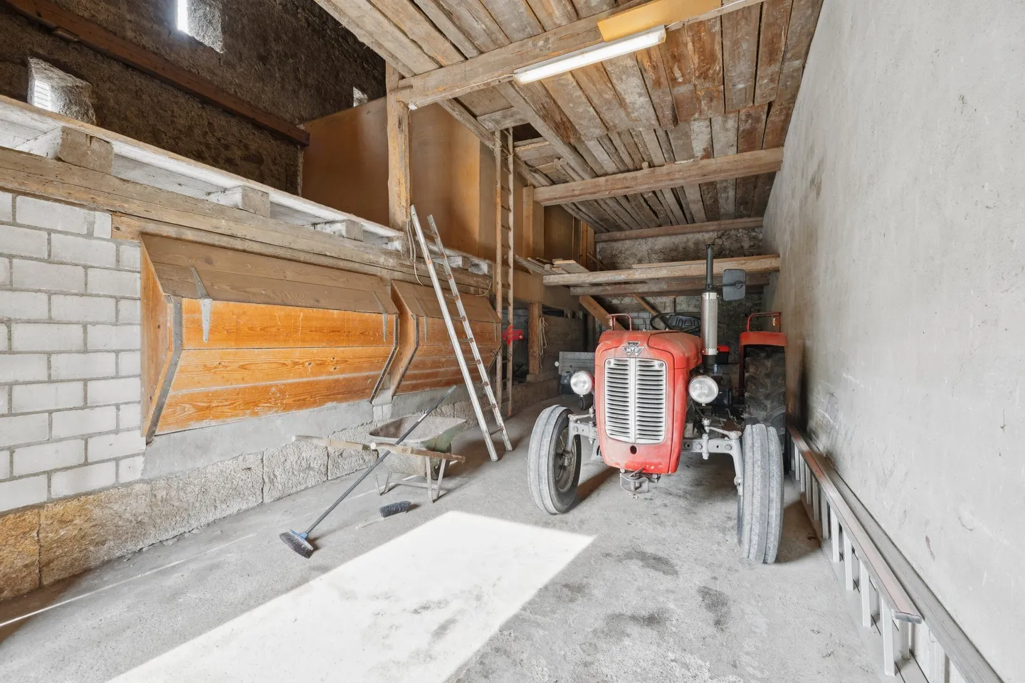 Maison résidentielle avec grand bâtiment économique - Espace pour des visions - Photo 10 sur 10