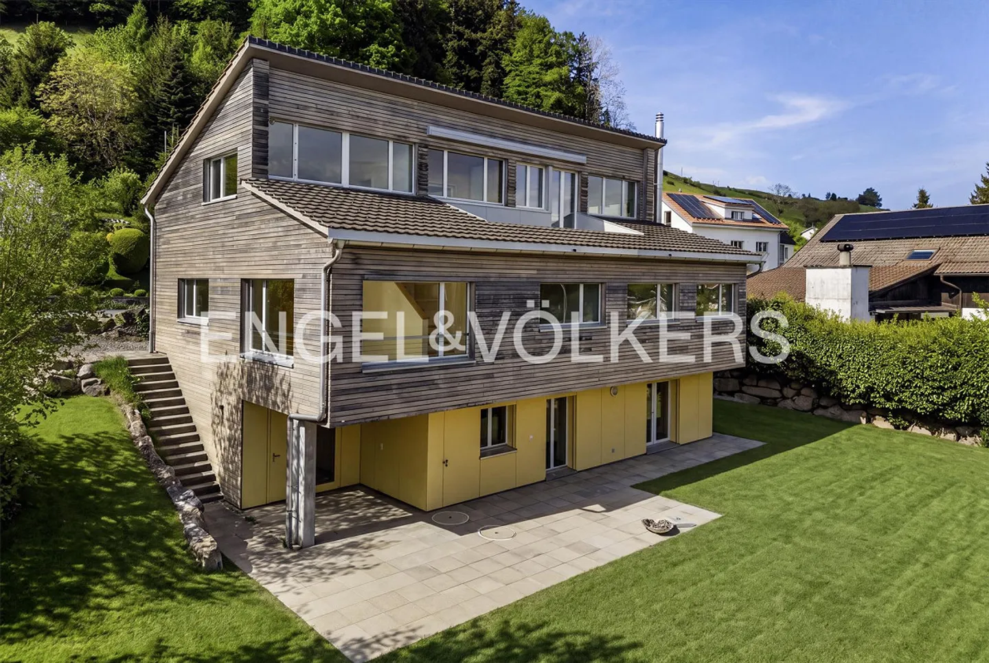Casa spaziosa in una posizione tranquilla - Foto 1 di 4