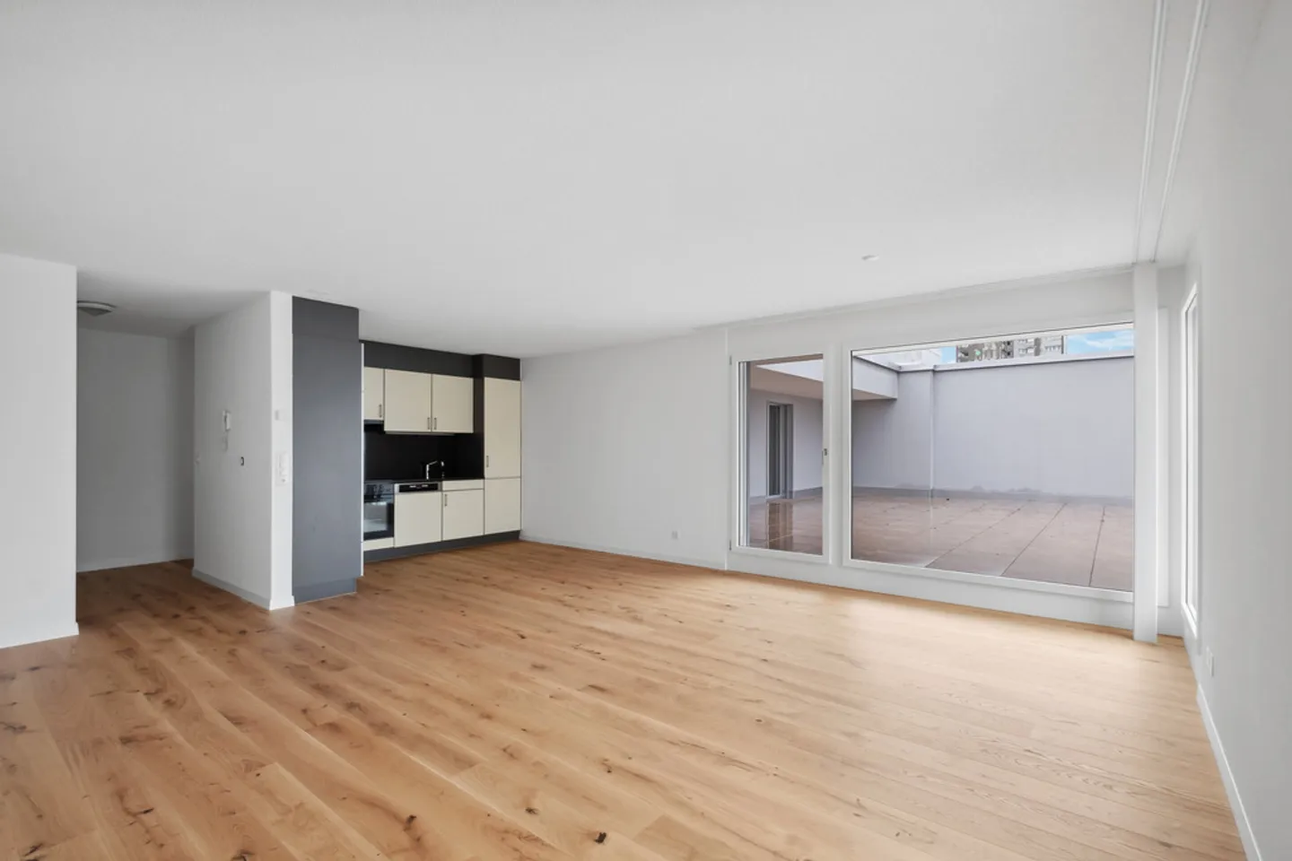 Appartement moderne de 4,5 pièces avec un excellent accès et confort ! - Photo 2 sur 7