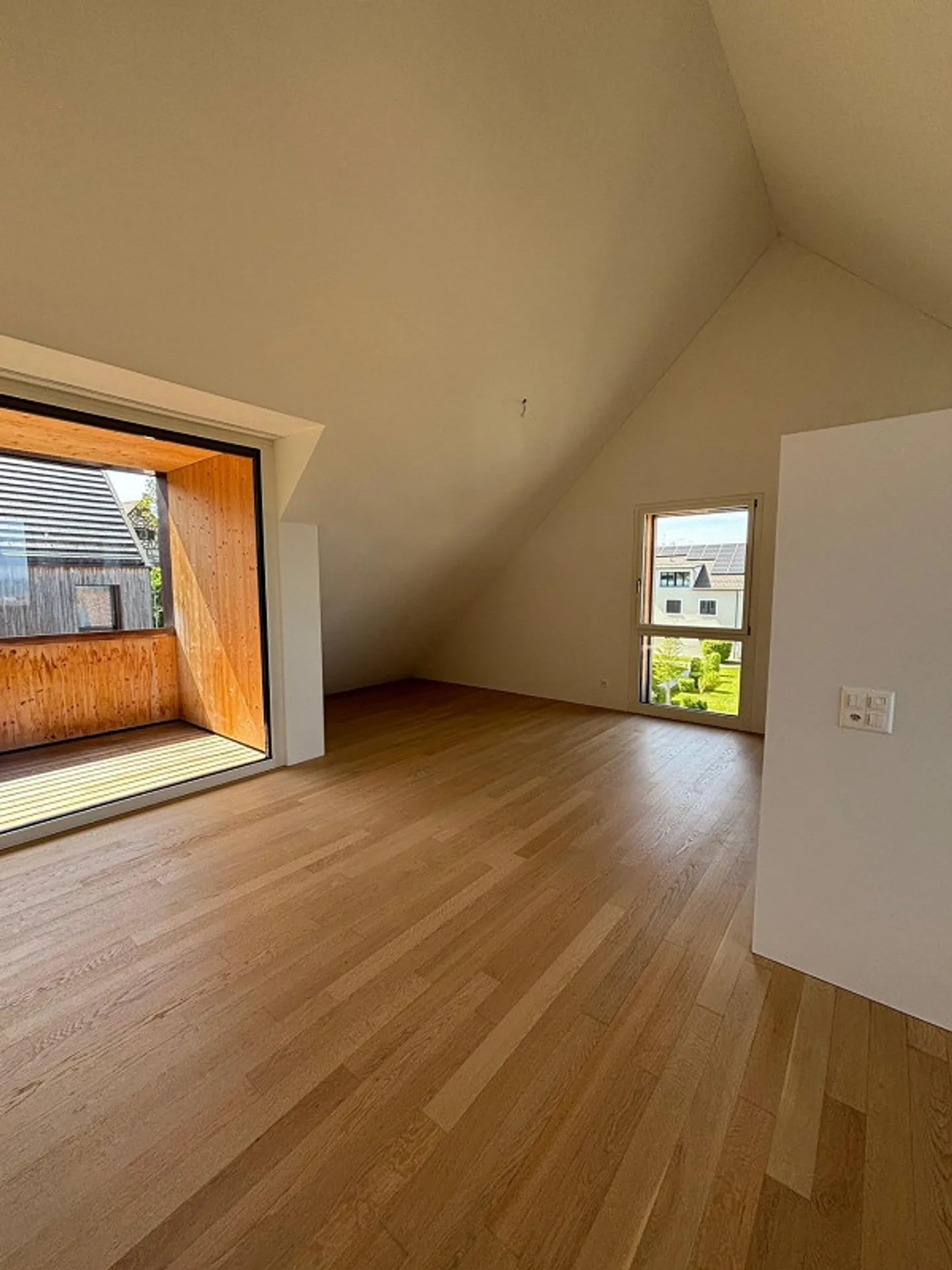 Moderner Loft Nahe dem See - Foto 1 von 9
