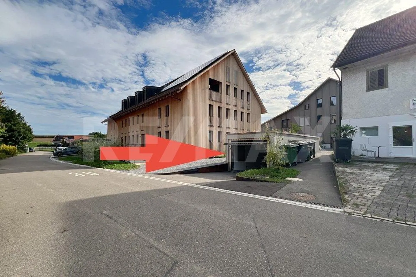 Exklusiver Tiefgaragenparkplatz in Nänikon - Foto 1 von 9