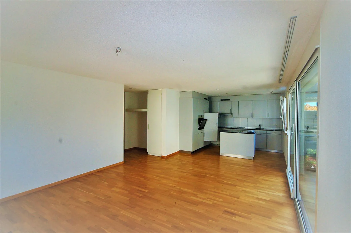 Luminoso e accogliente appartamento di 4.5 locali - Foto 5 di 11