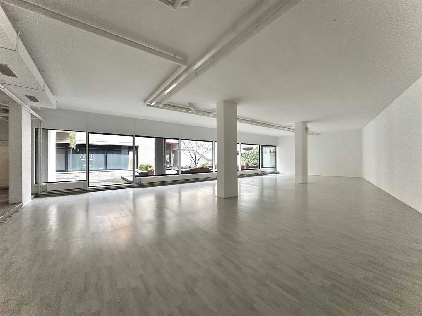 EXCEPTIONAL ARCADE FOR RENT - LAUSANNE - Photo 1 of 1