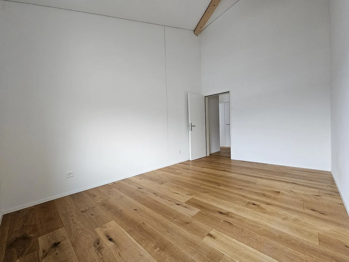 Appartamento unico di 4,5 stanze con vista mozzafiato direttamente a Zen - Foto 6 di 10