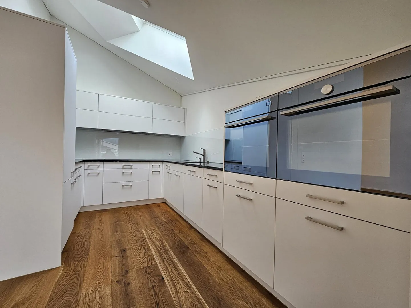 Appartamento unico di 4,5 stanze con vista mozzafiato direttamente a Zen - Foto 4 di 10