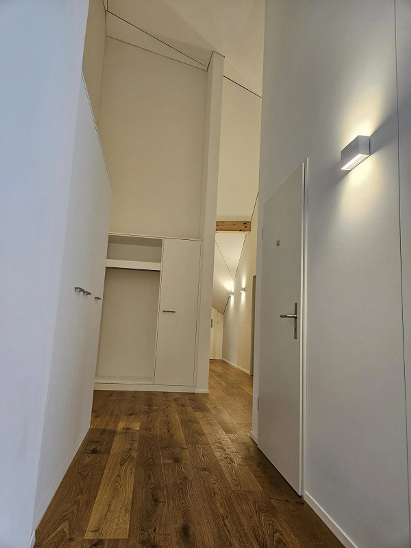 Appartamento unico di 4,5 stanze con vista mozzafiato direttamente a Zen - Foto 5 di 10