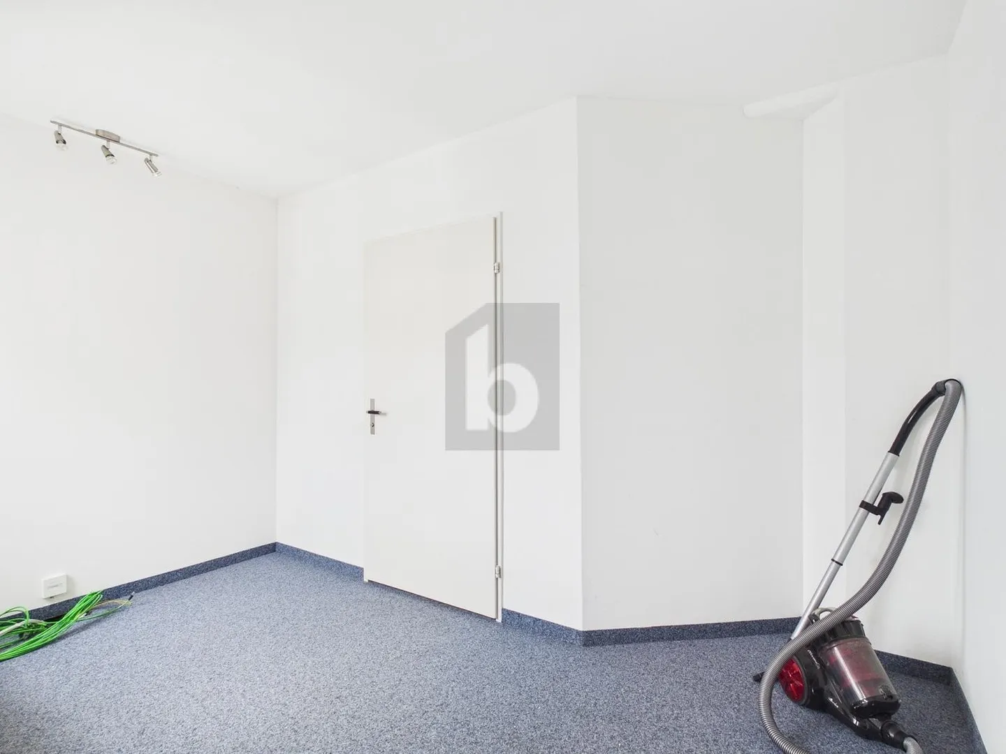 FLEXIBLE - DANS UN EMPLACEMENT TRÈS BON - Photo 3 sur 4