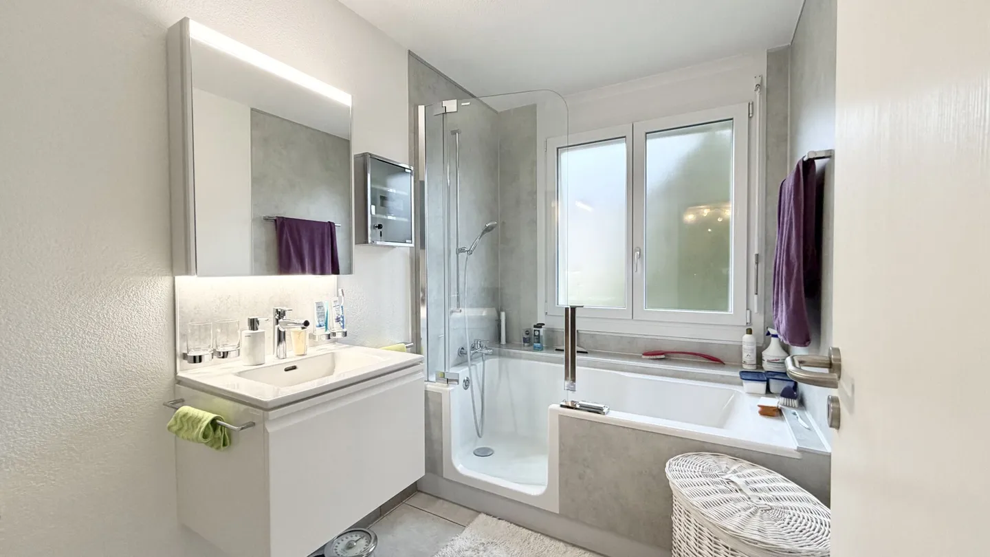 Helle 4.5 Zimmer Wohnung in Lyss - Foto 8 von 10