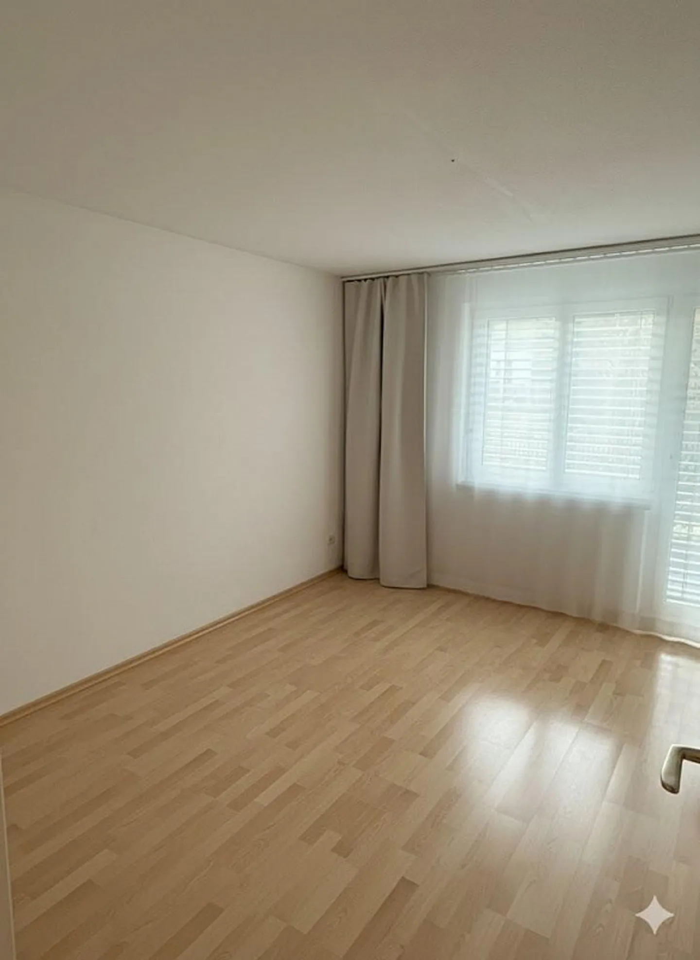 Appartement spacieux de 5 pièces dans un charmant ancien bâtiment - Photo 7 sur 9