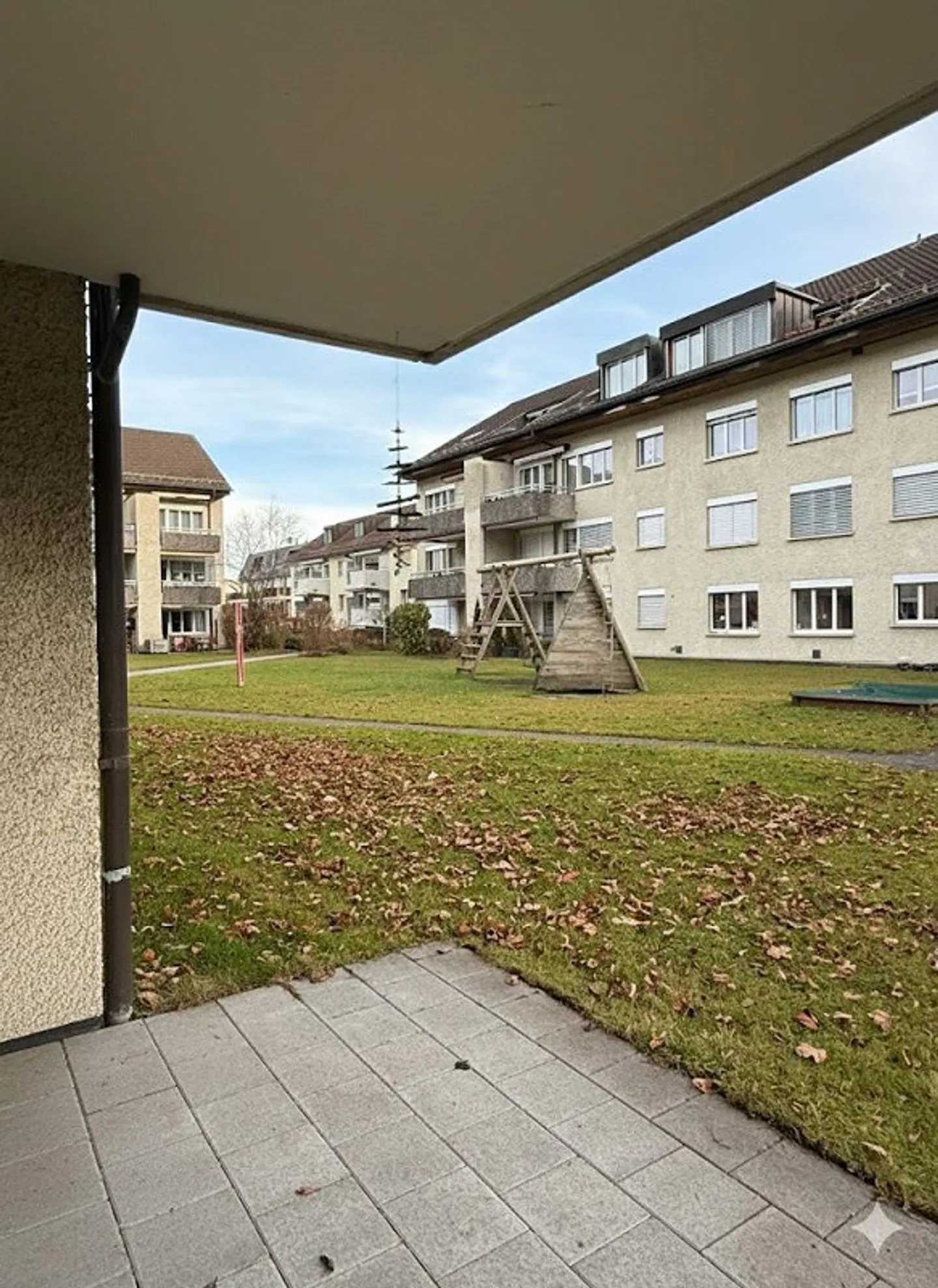 Appartement spacieux de 5 pièces dans un charmant ancien bâtiment - Photo 8 sur 9