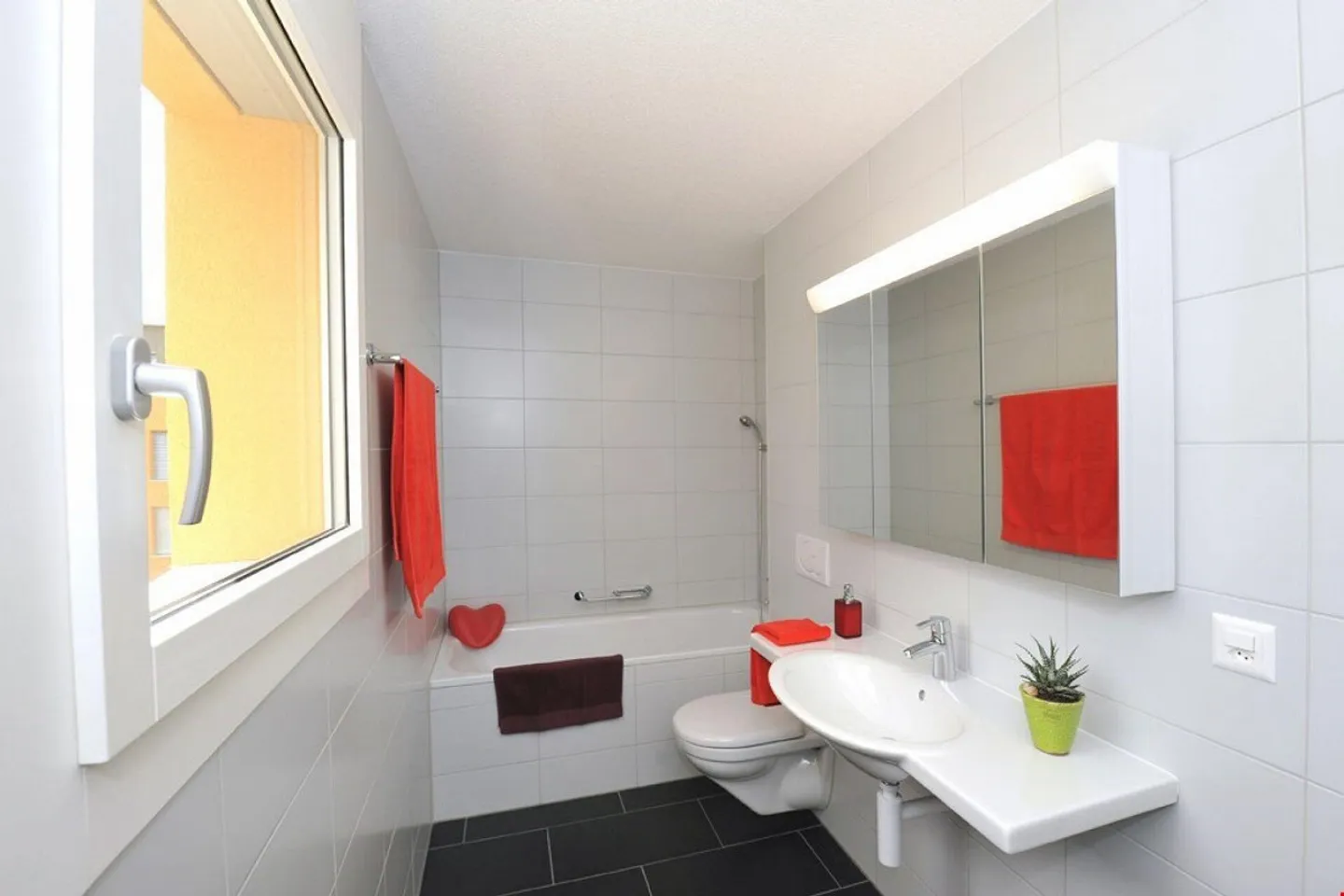 Modernes Apartment in Niederwangen - Foto 2 von 10