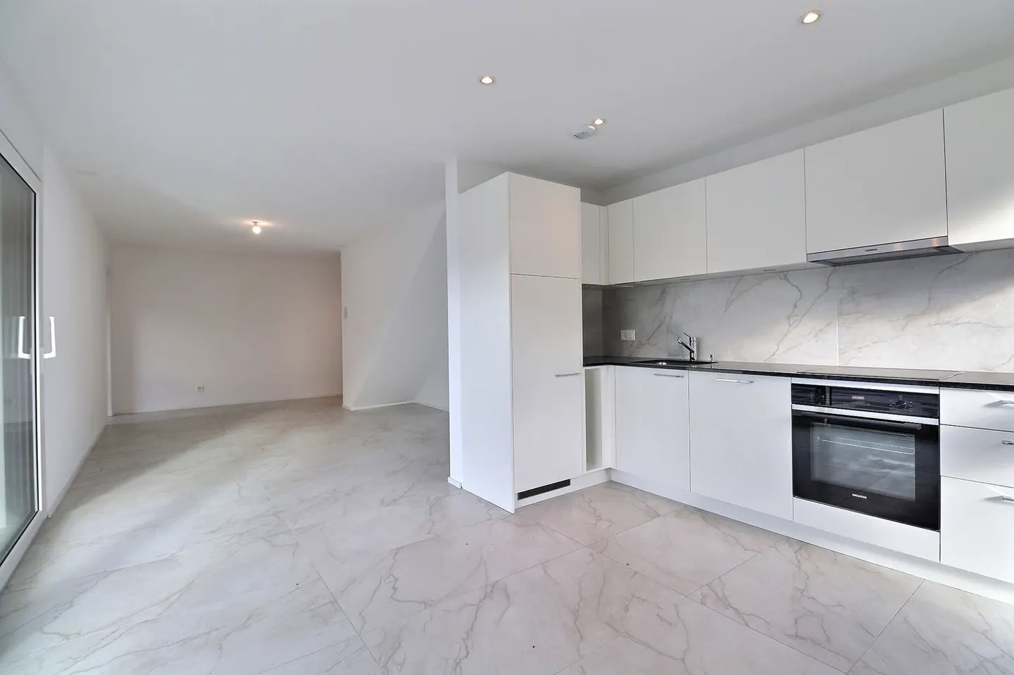 Appartement 3.5 pièces avec disponible dans les combles - Photo 1 of 13