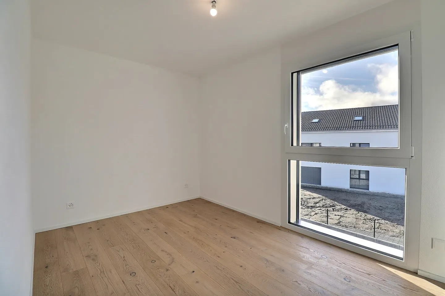 Appartement 3.5 pièces avec disponible dans les combles - Photo 4 of 13