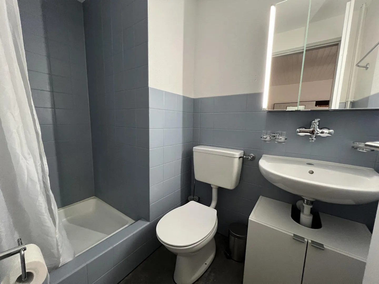 Monolocale arredato in una posizione molto centrale - Foto 5 di 7