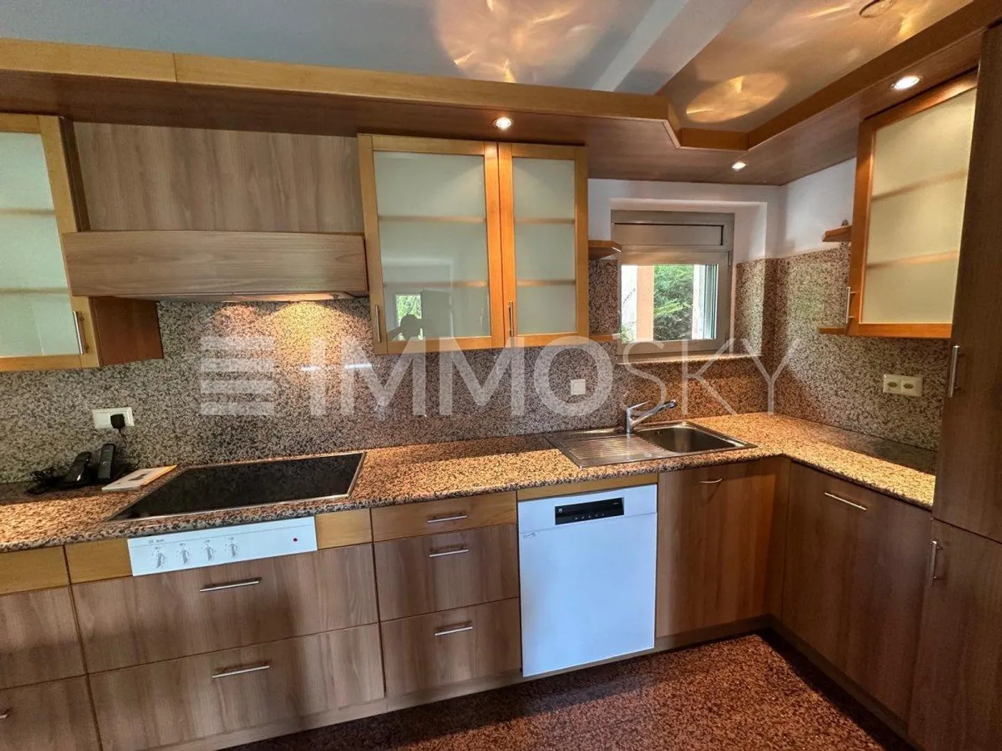 Charmantes Familienhaus mit Garten - Foto 2 von 4