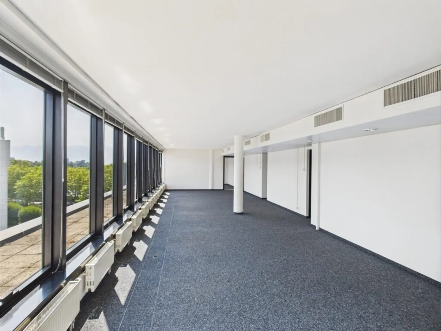 Büro von etwa 101 m2 im 4. Stock in der Nähe aller Annehmlichkeiten - Foto 4 von 6