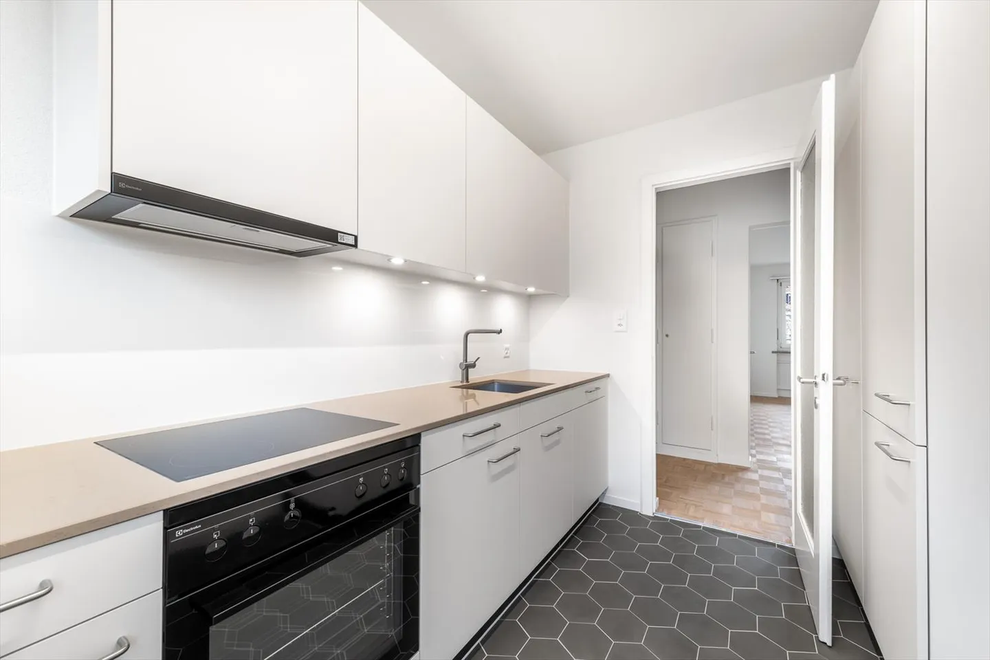 In the heart of Zurich-Wiedikon - Living at the pulse of the city - Photo 10 of 13