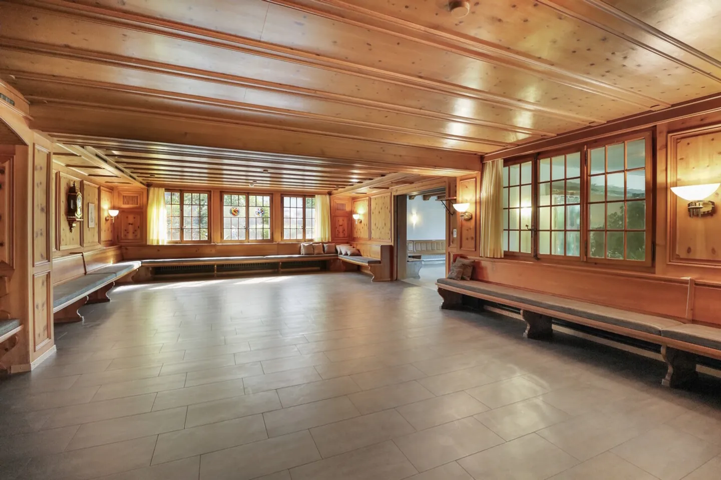Commercial premises in a central location - Photo 7 of 12