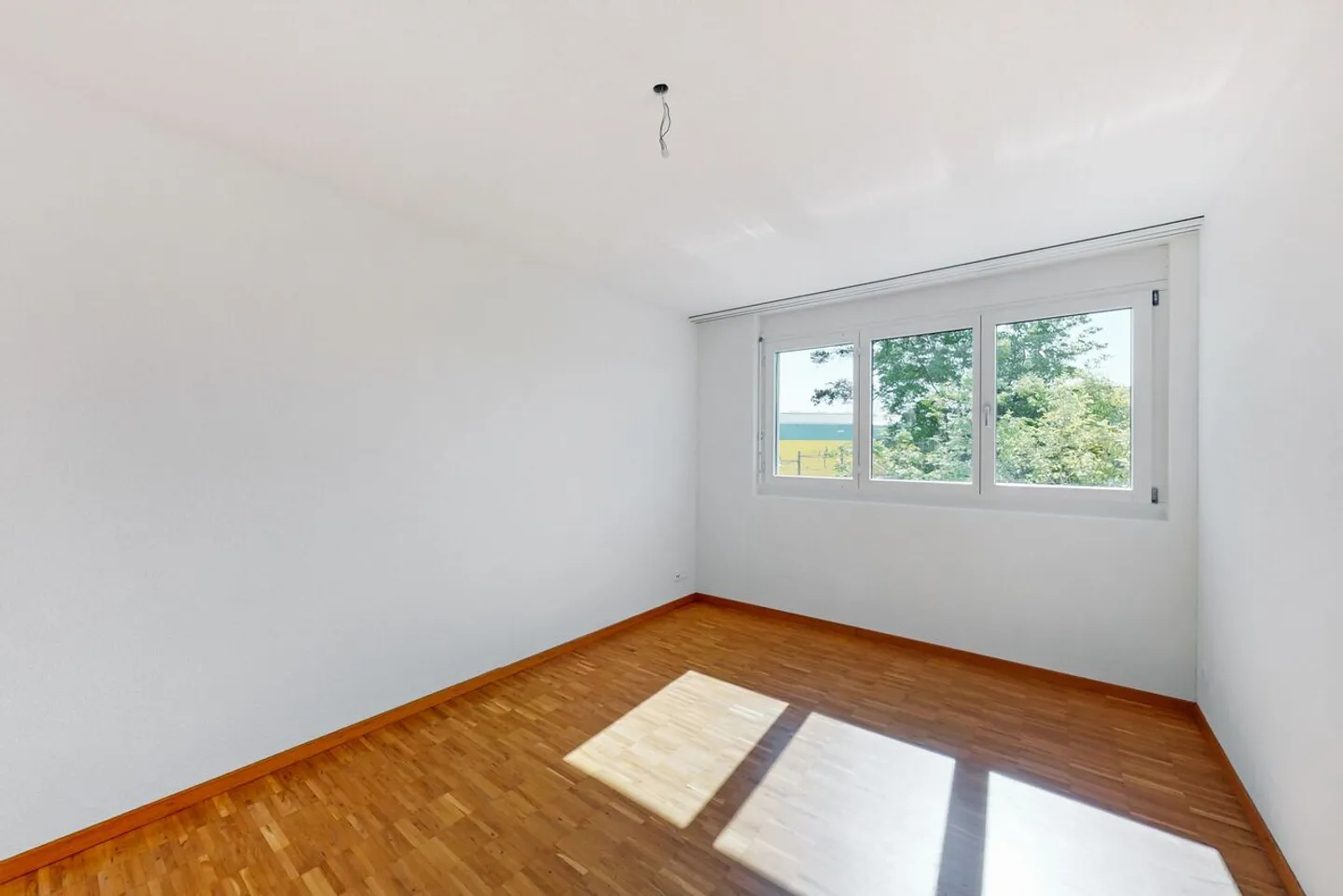 Spacious Apartment in Family Area - Photo 6 of 8