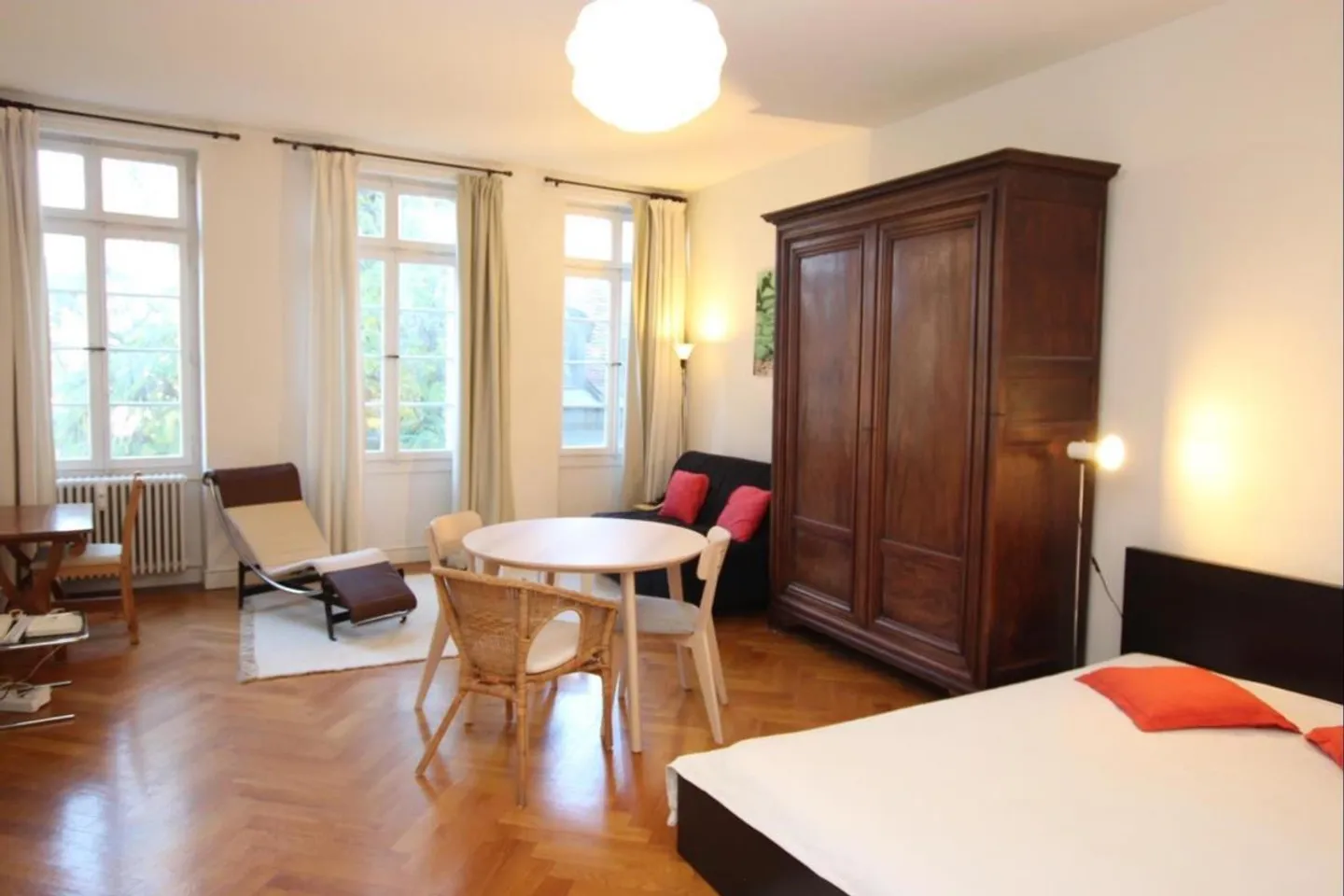 Appartement Charmant en Vieille Ville - Photo 1 sur 5