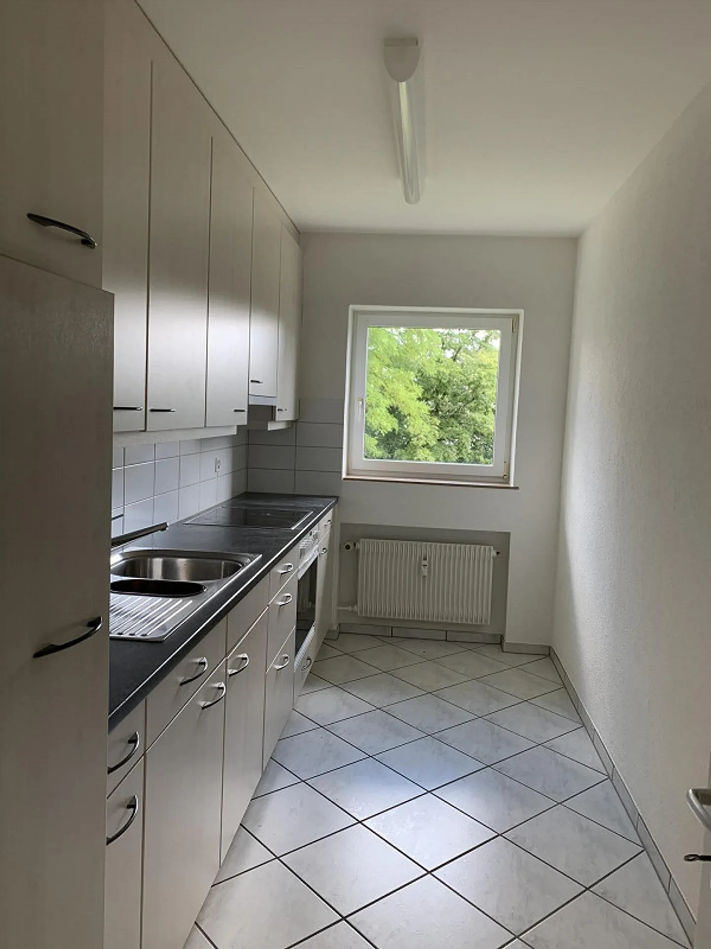 Apartment in beautiful Münchenstein - RENT WITHOUT DEPOSIT - - Photo 3 of 5