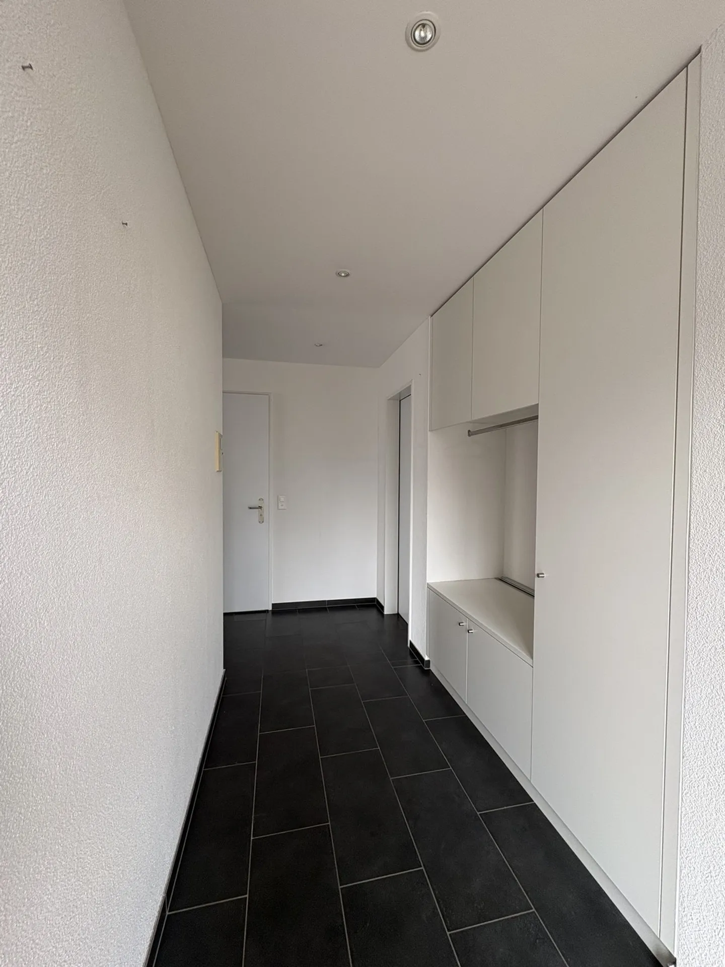IMMÉDIATEMENT : Appartement 4.5 pièces de 148 m² directement à la gare de Dübendorf - Photo 9 sur 27